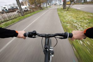 Op de fiets naar je werk, er zijn genoeg redenen om op de tweewieler te stappen