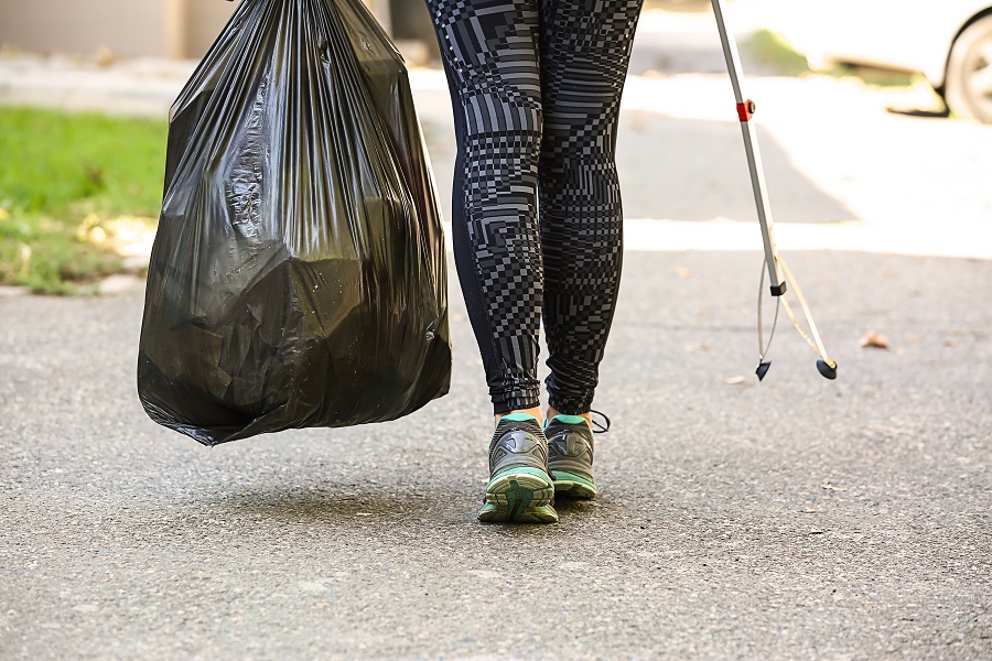 Wandelen en tegelijk afval rapen: plandelen! Hartstikke leuk én nuttig - Toeractief