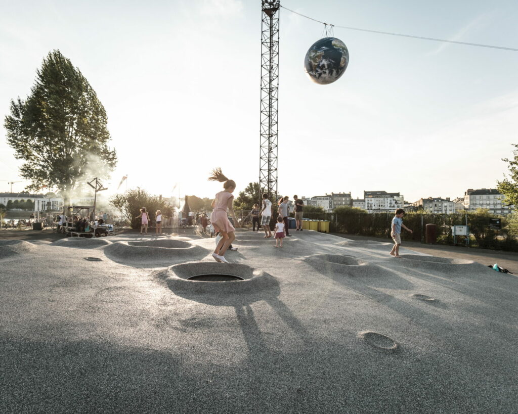 Springen op de maan in Nantes Fotocredits: Franck Tomps