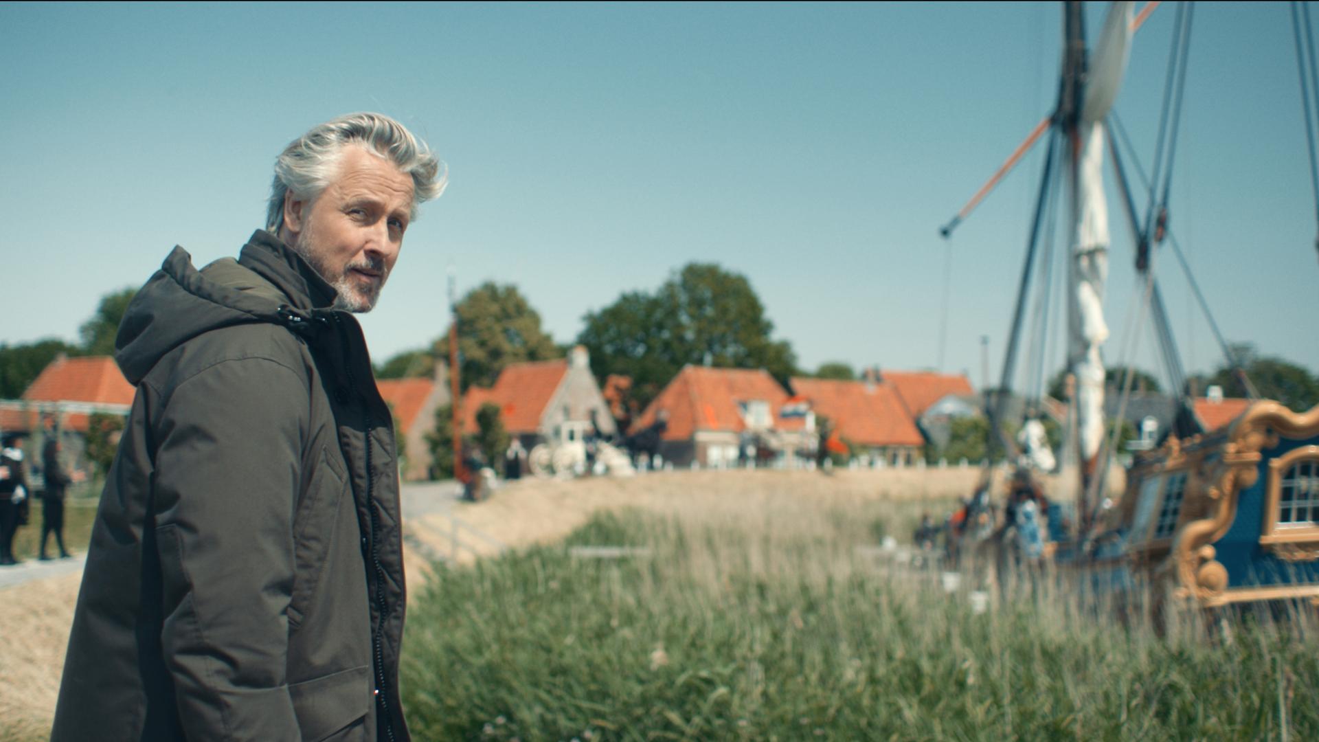 Daan Schuurmans, de verteller in de Het verhaal van Nederland-podwalk.