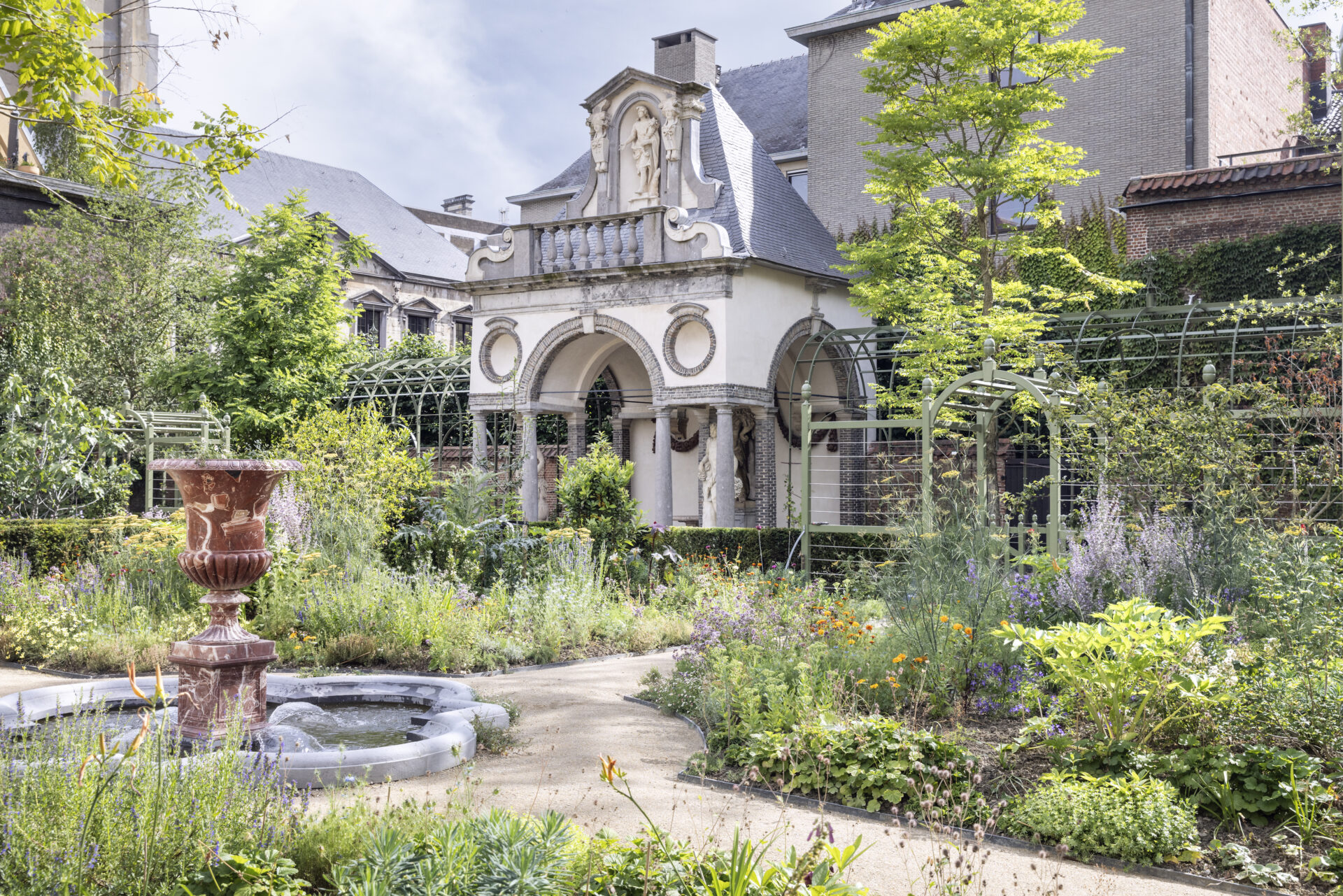 Tuin van het Rubenshuis met zicht op het paviljoen