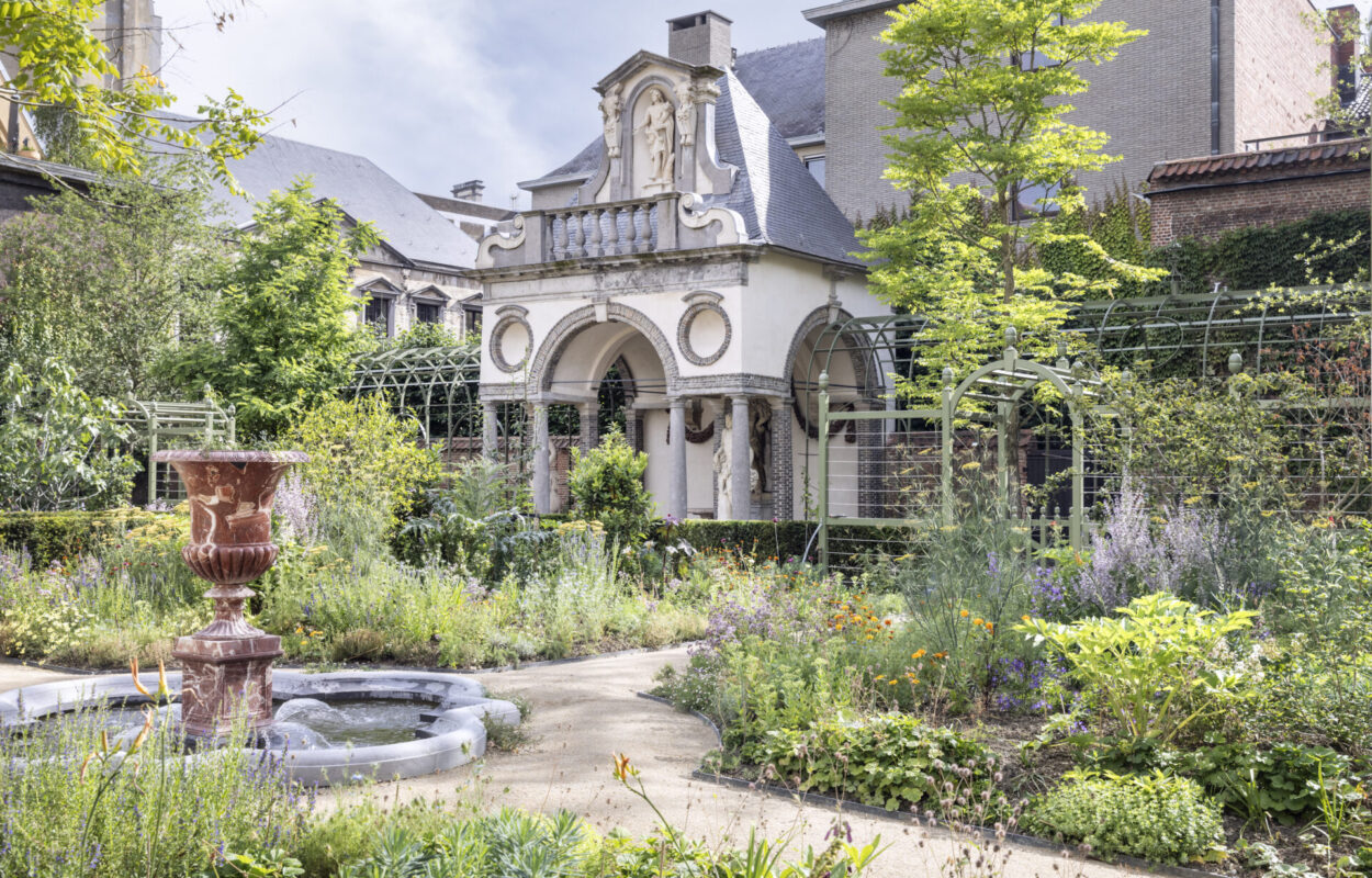 Tuin van het Rubenshuis met zicht op het paviljoen
